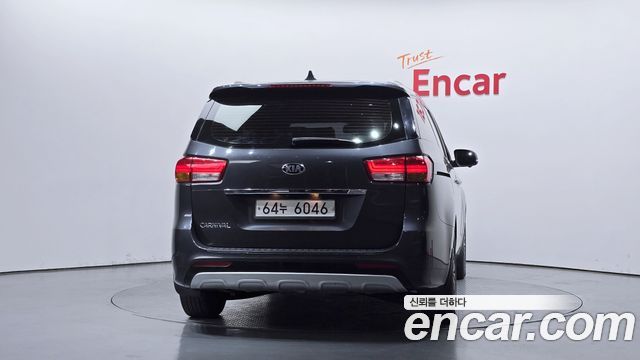 Kia Canival 2016 — photo 4