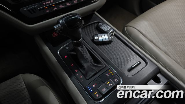 Kia Canival 2016 — photo 9