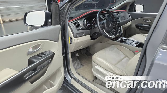Kia Canival 2016 — photo 10