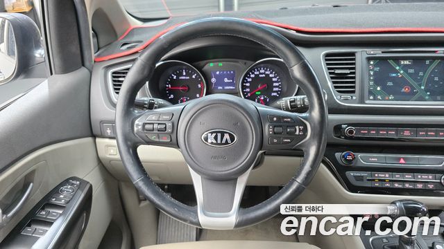 Kia Canival 2016 — photo 12