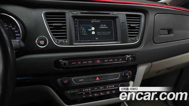 Kia Canival 2016 — photo 13