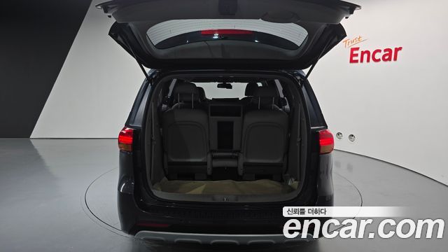 Kia Canival 2016 — photo 20