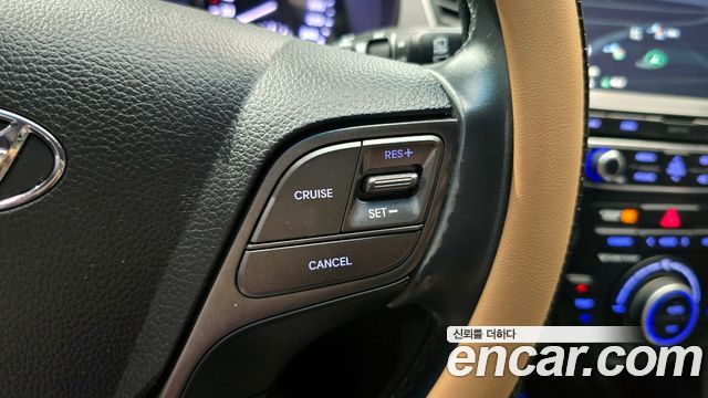 Hyundai Santafe 2018 — photo 22