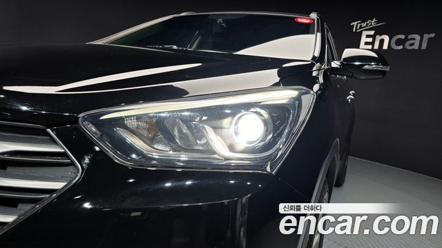 Hyundai Santafe 2018 — photo 8