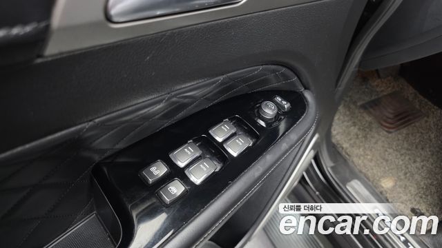 KG Mobility Rexton 2018 — photo 27
