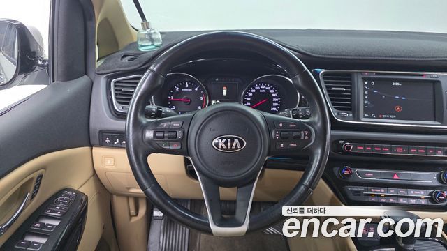 Kia Canival 2017 — photo 14