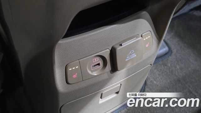 Kia Canival 2017 — photo 18