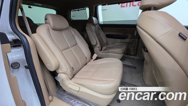 Kia Canival 2017 — photo 19