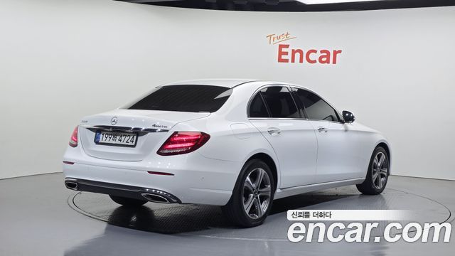 Mercedes-Benz E-Class 2018 — photo 2
