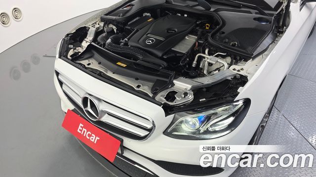 Mercedes-Benz E-Class 2018 — photo 6