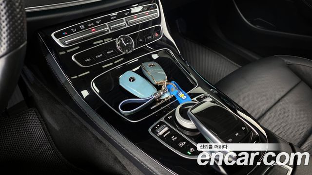 Mercedes-Benz E-Class 2018 — photo 18