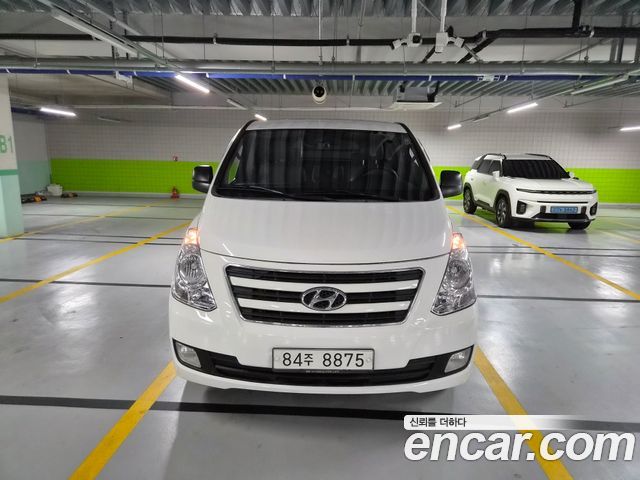 Hyundai Starex 2016 — photo 1