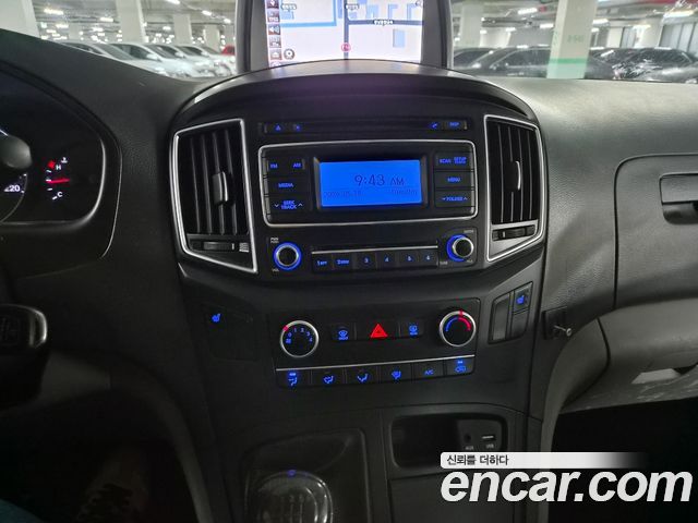 Hyundai Starex 2016 — photo 9