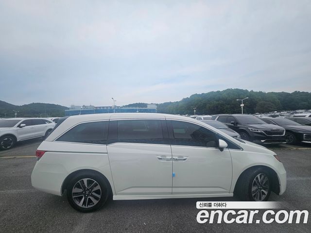 Honda Odyssey 2016 — photo 8