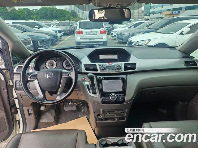 Honda Odyssey 2016 — photo 12
