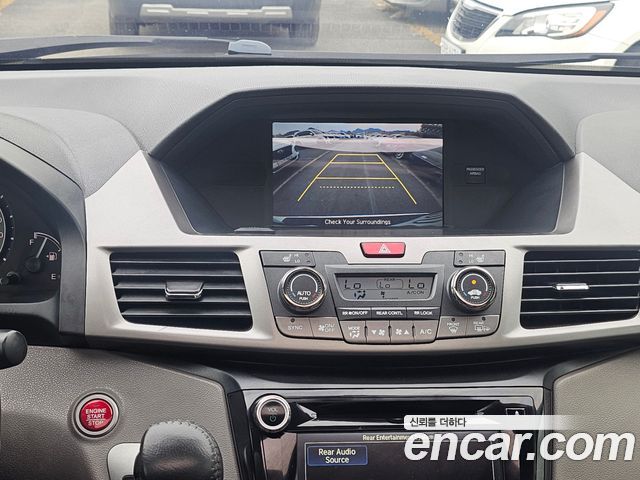 Honda Odyssey 2016 — photo 15