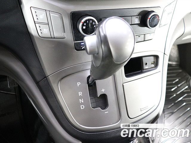Hyundai Starex 2019 — photo 9