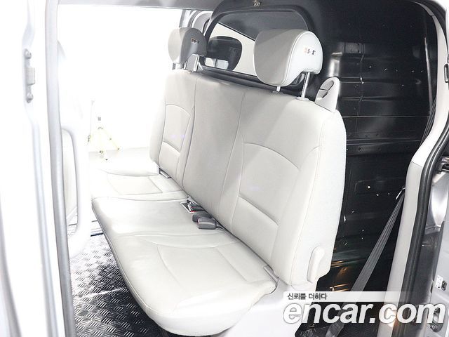 Hyundai Starex 2019 — photo 11