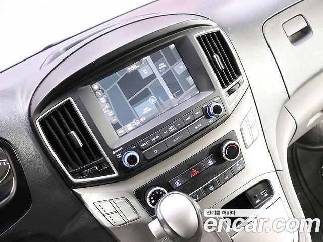 Hyundai Starex 2019 — photo 12