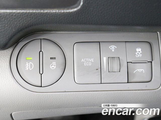 Hyundai Starex 2019 — photo 15