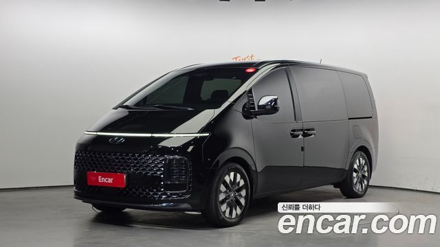 Hyundai Staria 2022 — photo 1