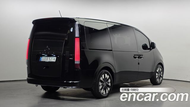 Hyundai Staria 2022 — photo 2