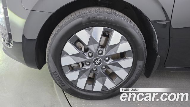 Hyundai Staria 2022 — photo 5