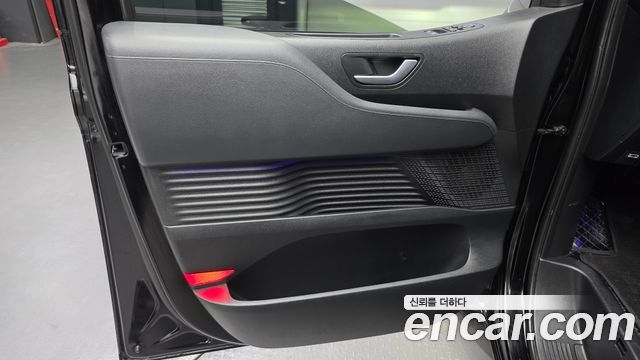 Hyundai Staria 2022 — photo 14