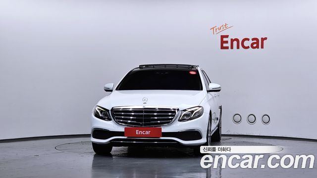 Mercedes-Benz E-Class 2020 — photo 3