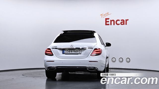 Mercedes-Benz E-Class 2020 — photo 4
