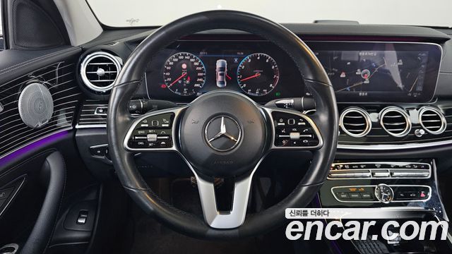 Mercedes-Benz E-Class 2020 — photo 19