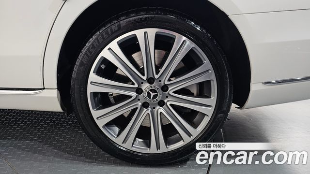 Mercedes-Benz E-Class 2020 — photo 7