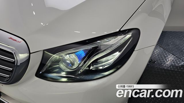 Mercedes-Benz E-Class 2020 — photo 8