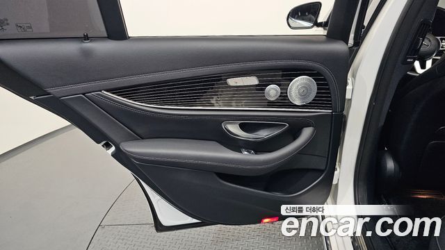 Mercedes-Benz E-Class 2020 — photo 15