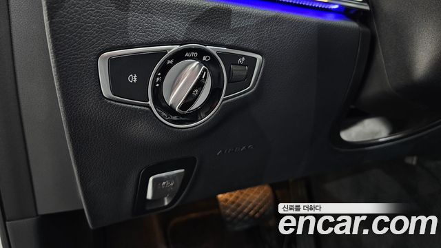 Mercedes-Benz E-Class 2020 — photo 29