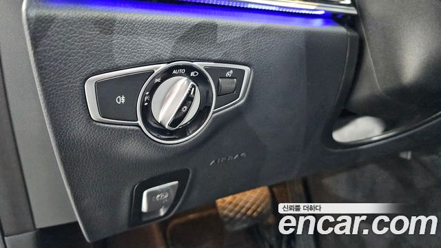 Mercedes-Benz E-Class 2020 — photo 30