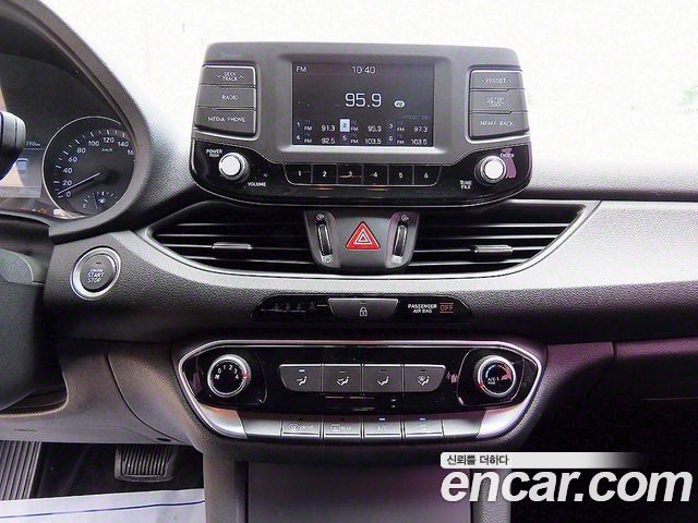 Hyundai i30 2017 — photo 14