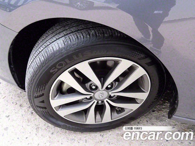 Hyundai i30 2017 — photo 19