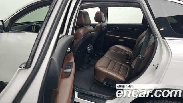 Kia Sorento 2016 — photo 18
