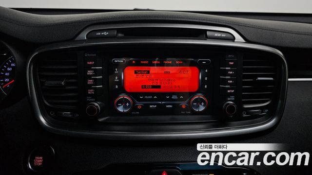 Kia Sorento 2016 — photo 22