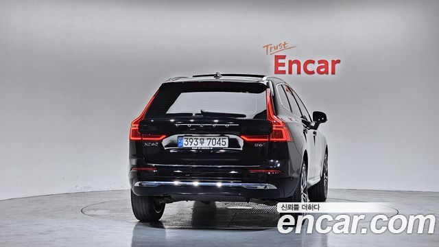 Volvo XC60 2022 — photo 4