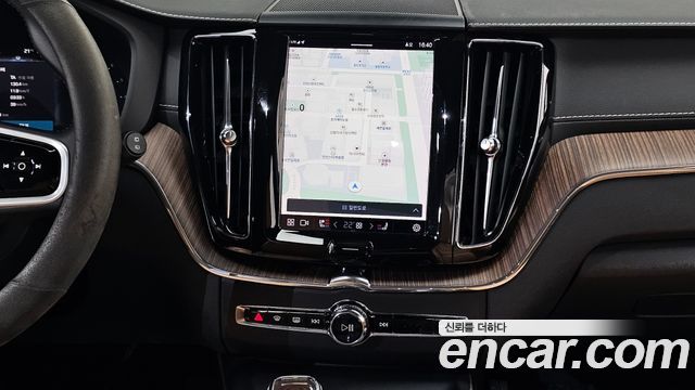 Volvo XC60 2022 — photo 19