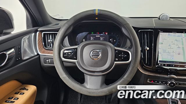 Volvo XC60 2022 — photo 20