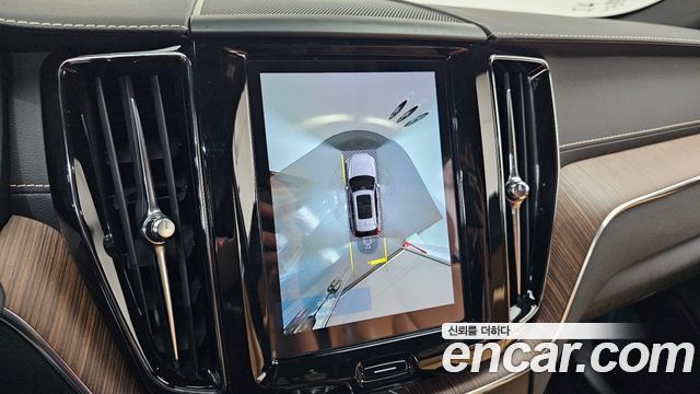 Volvo XC60 2022 — photo 22