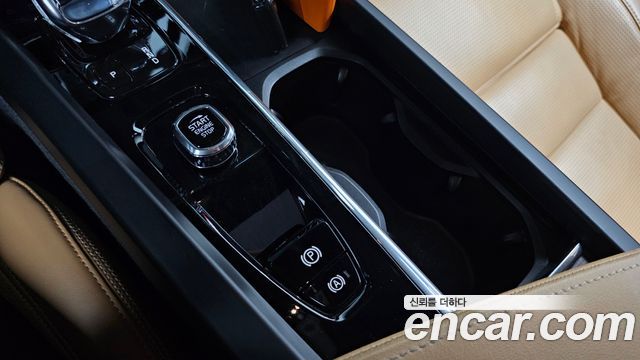 Volvo XC60 2022 — photo 23