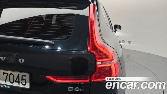 Volvo XC60 2022 — photo 9