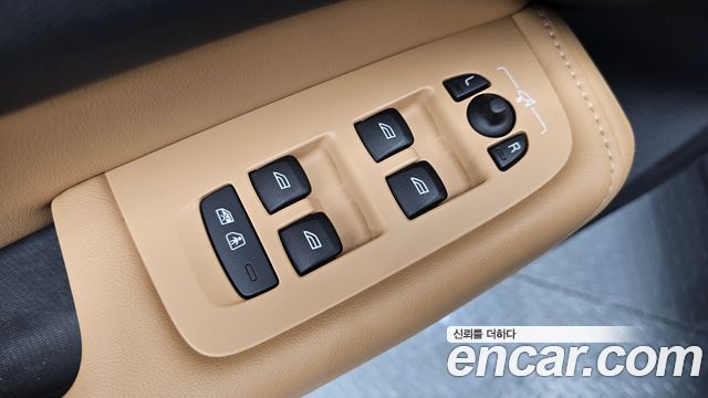 Volvo XC60 2022 — photo 27