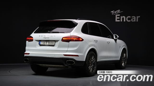 Porsche Cayenne 2017 — photo 2