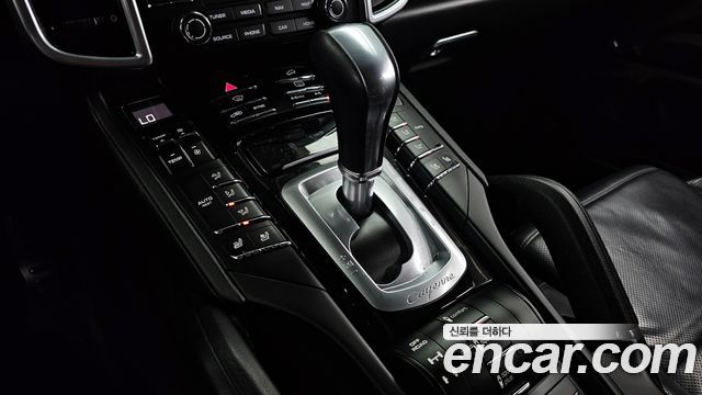 Porsche Cayenne 2017 — photo 9