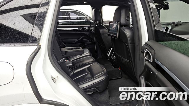 Porsche Cayenne 2017 — photo 12